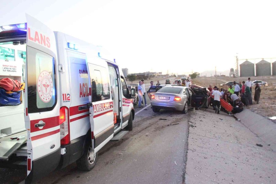 Karaman’da 4 Araçlı Zincirleme Kaza: 4 Yaralı