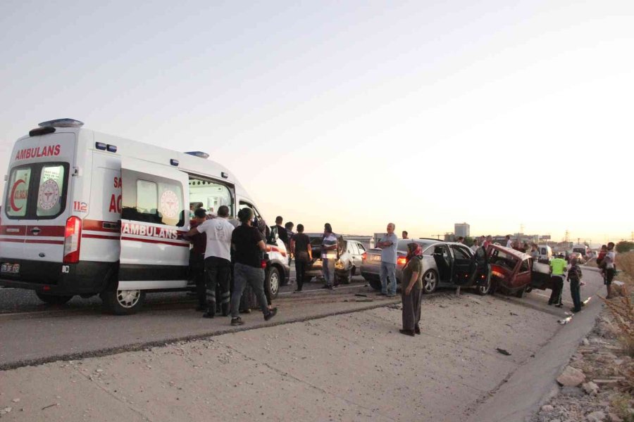 Karaman’da 4 Araçlı Zincirleme Kaza: 4 Yaralı