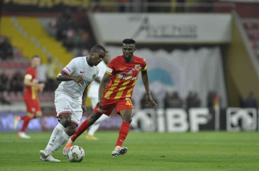 Spor Toto Süper Lig: Kayserispor: 0 - Antalyaspor: 0 (ilk Yarı)