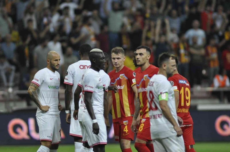 Spor Toto Süper Lig: Kayserispor: 0 - Antalyaspor: 0 (ilk Yarı)