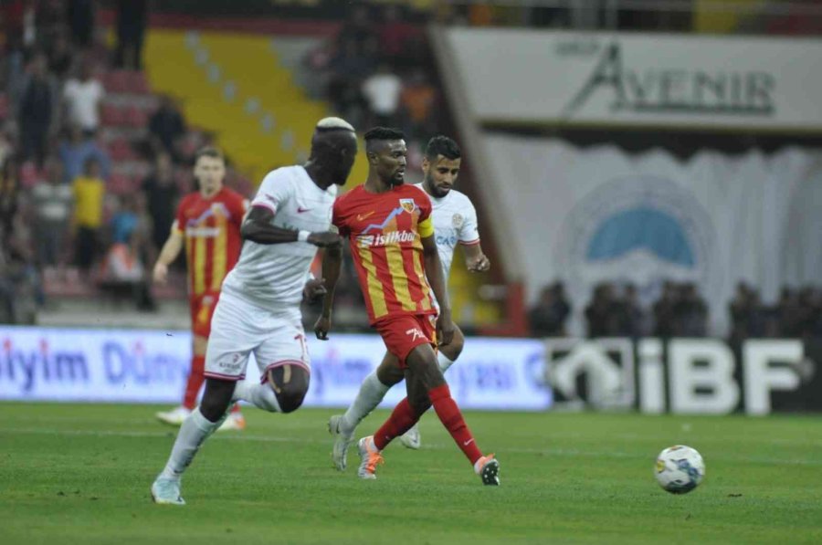 Spor Toto Süper Lig: Kayserispor: 0 - Antalyaspor: 0 (ilk Yarı)