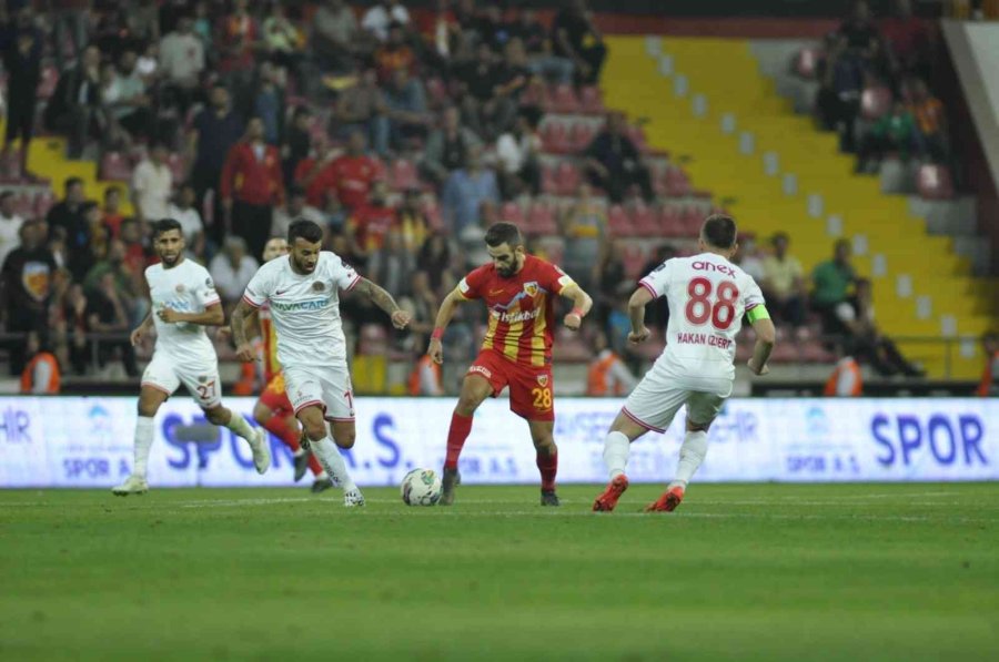 Spor Toto Süper Lig: Kayserispor: 0 - Antalyaspor: 0 (ilk Yarı)