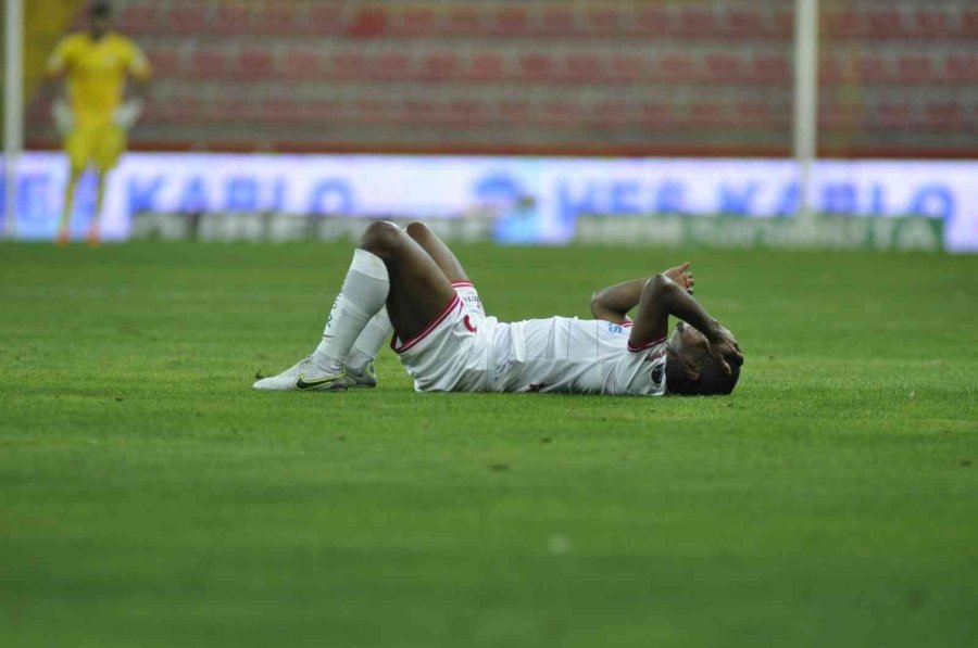 Spor Toto Süper Lig: Kayserispor: 0 - Antalyaspor: 0 (ilk Yarı)