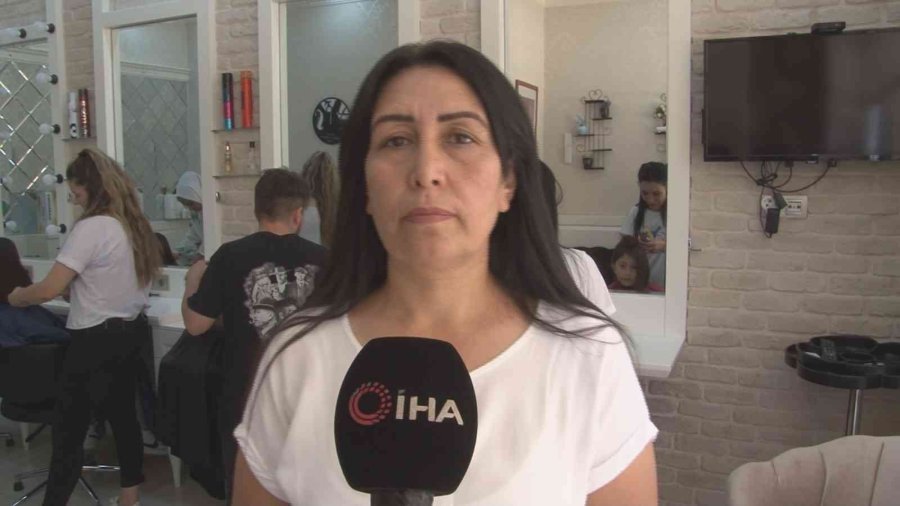 Kuaför Muhtardan Minik Öğrencilere Okul Öncesi Ücretsiz Tıraş