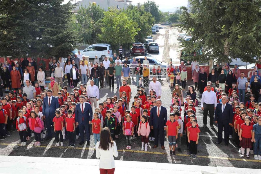 Develi Protokolü Öğrencilerin Heyecanını Paylaştı