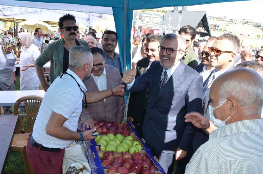 Ünal, “izmir’de Büyükşehir Belediye Başkanının Kurtuluş Gününde Düşmanca Hareket İçerisinde Olan Yunan’a Haddini Bil Demesini Beklerdik”
