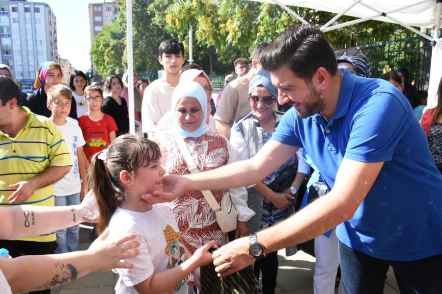 Ak Parti Tepebaşı Teşkilatı 222 Öğrenciyle Buluştu