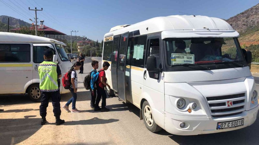 Jandarmadan Okul Servis Araçlarına Yönelik Denetim