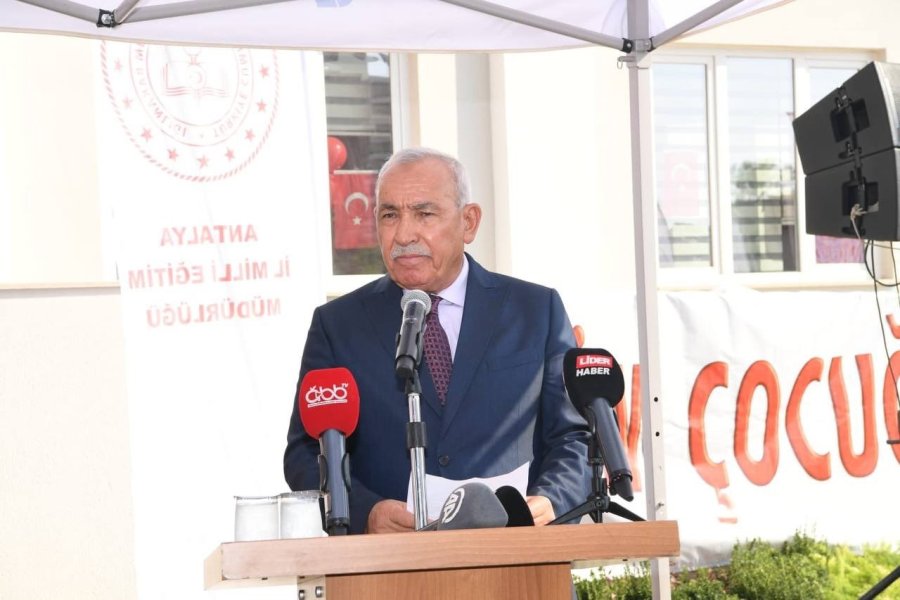 Antalya’da 485 Bin Öğrenci, 35 Bin Öğretmen İçin Ders Zili Çaldı