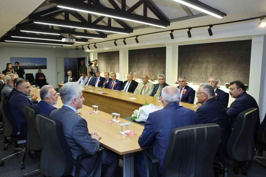 Başkan Büyükkılıç’a Ahilik Kutlama Heyetinden Ziyaret