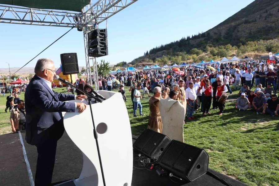 Başkan Büyükkılıç, Festivalde Vatandaşlarla Buluştu