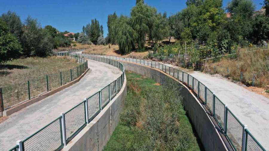 Başkan Büyükkılıç’tan Kırsala 1 Milyon Metrekare Kilit Beton Parke