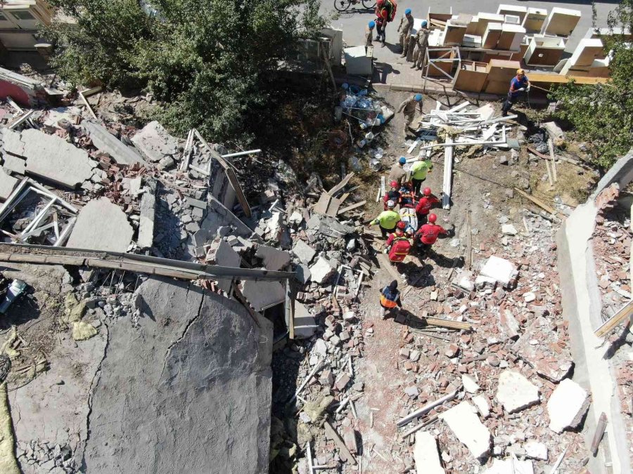 Kayseri’de 2 Bin 959 Kişinin Katılımı İle Deprem Tatbikatı