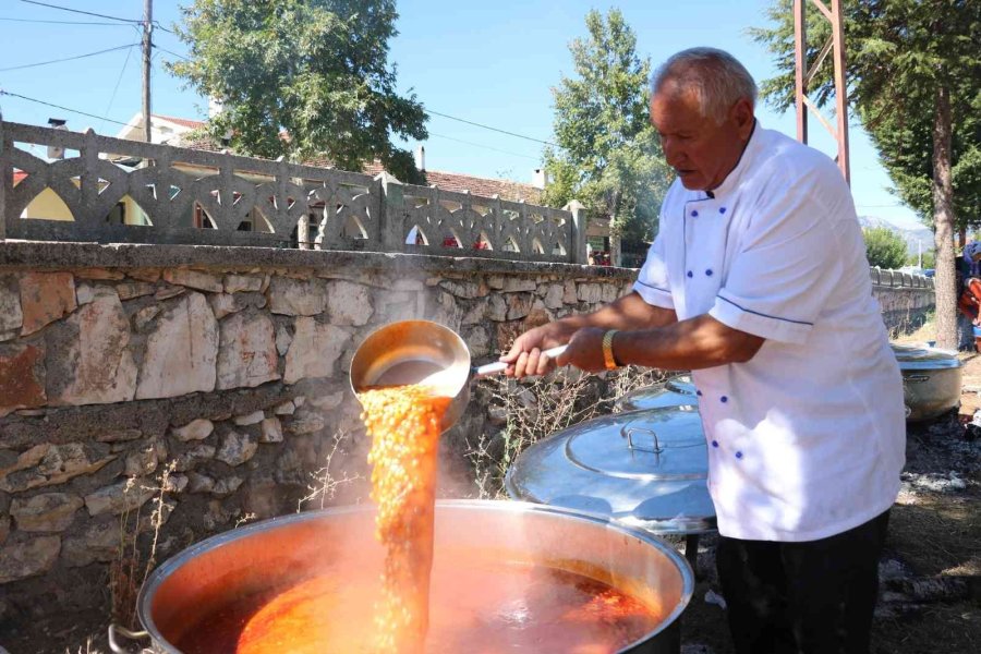 Beyşehir’de Geleneksel Çetmi Şeker Fasulyesi Festivali Yapıldı