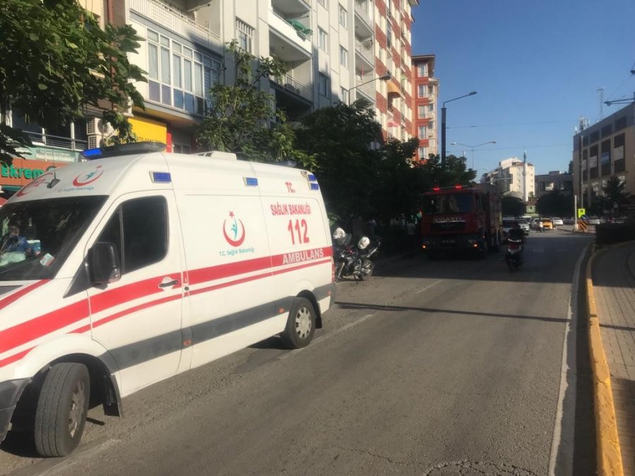 Apartman Dairesinde Çıkan Yangında Bir Kişi Dumandan Etkilendi