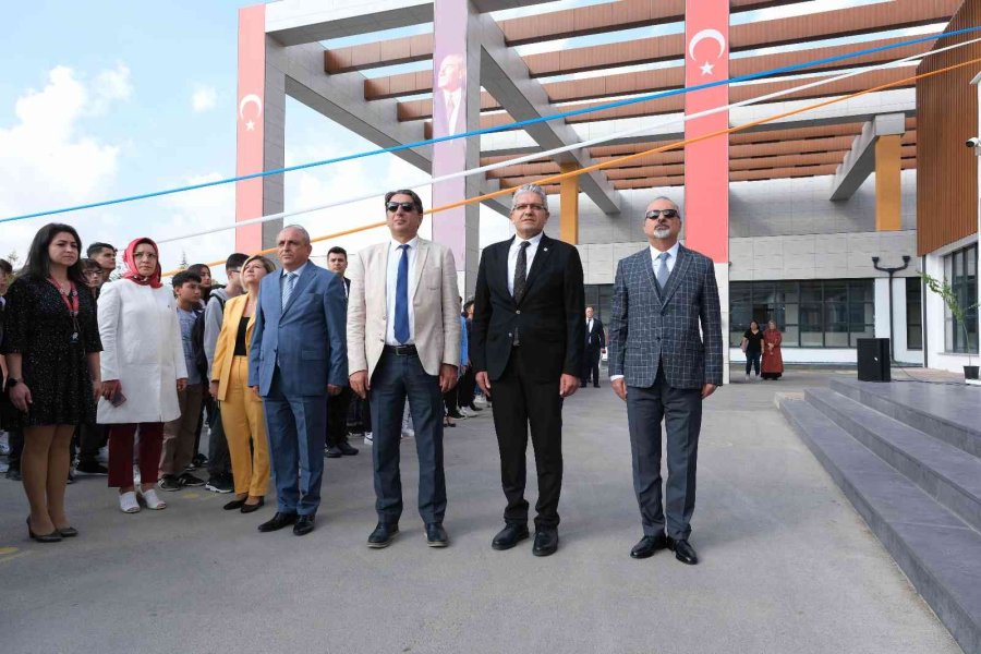 Özel Eosb Meslek Lisesi’nde Yeni Eğitim Öğretim Yılı Açılış Töreni Düzenlendi