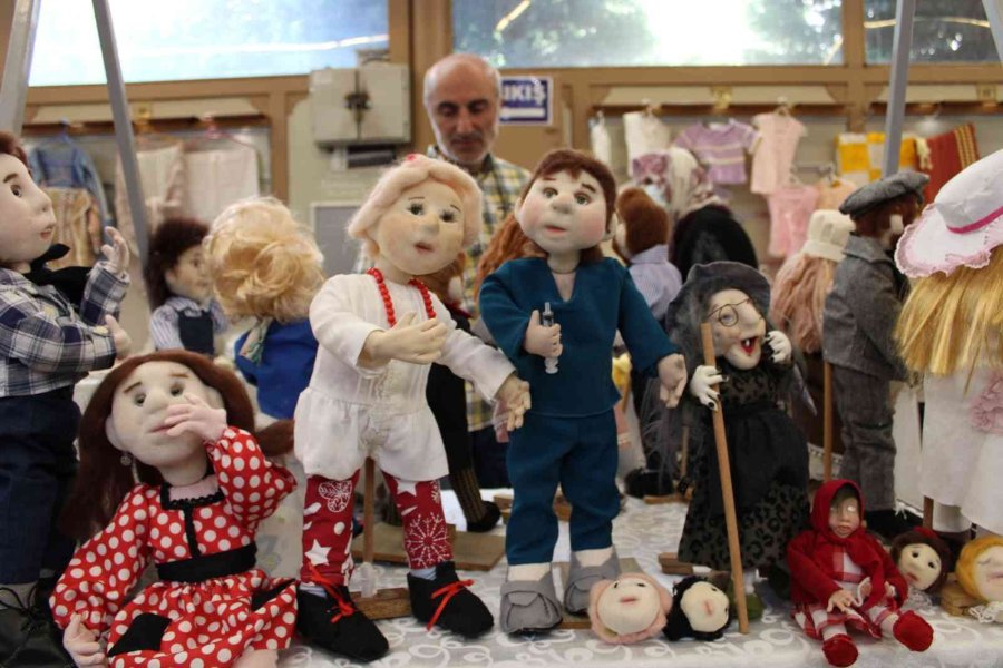 75 Yaşındaki Sanatçı Sağlığını Yaptığı Bez Bebeklere Borçlu