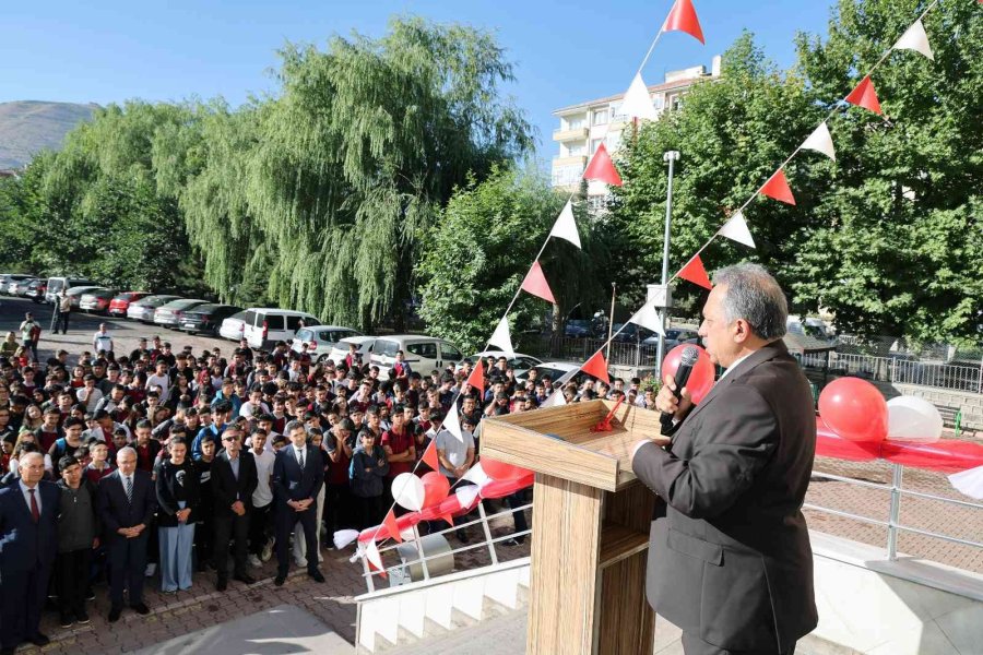 “cumhuriyetin İkinci 100 Yılının Neferlerisiniz”