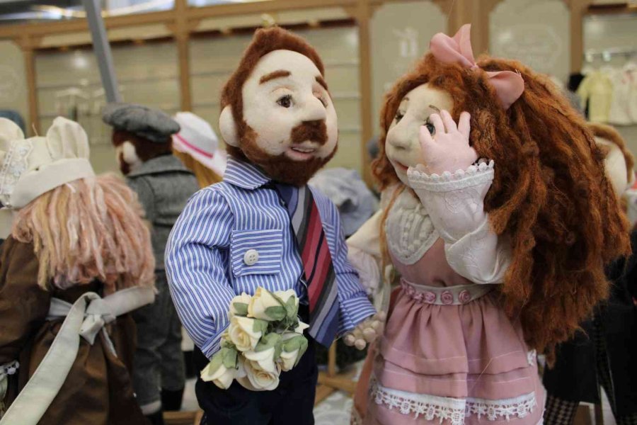 75 Yaşındaki Sanatçı Sağlığını Yaptığı Bez Bebeklere Borçlu