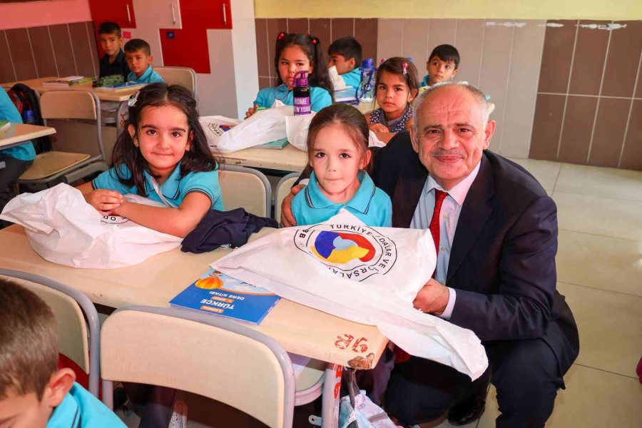 Başkan Esat Öztürk İlk Ders Zilini Çaldı