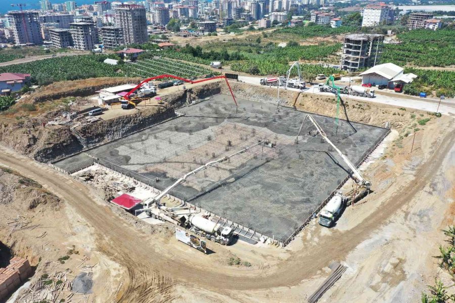 Alanya Belediye Başkanı Yücel’den Mahmutlar Kültür Merkezi’ne Denetim