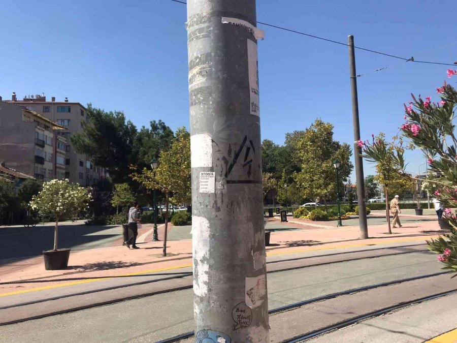 Elektrik Direkleri Reklam Panosuna Döndü