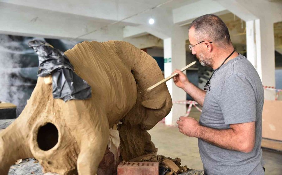 Eserler Şekillenmeye Devam Ediyor