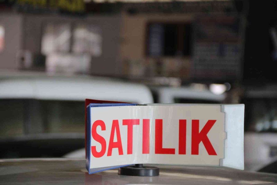 Antalya’da Otomobil Piyasasında 6+6 Hareketliliği: 3-5 Bin Tl’sine Bakmadan Satmaya Başladılar