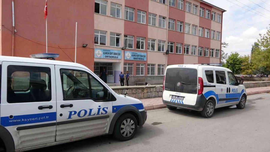 Okulu Kurşunladılar