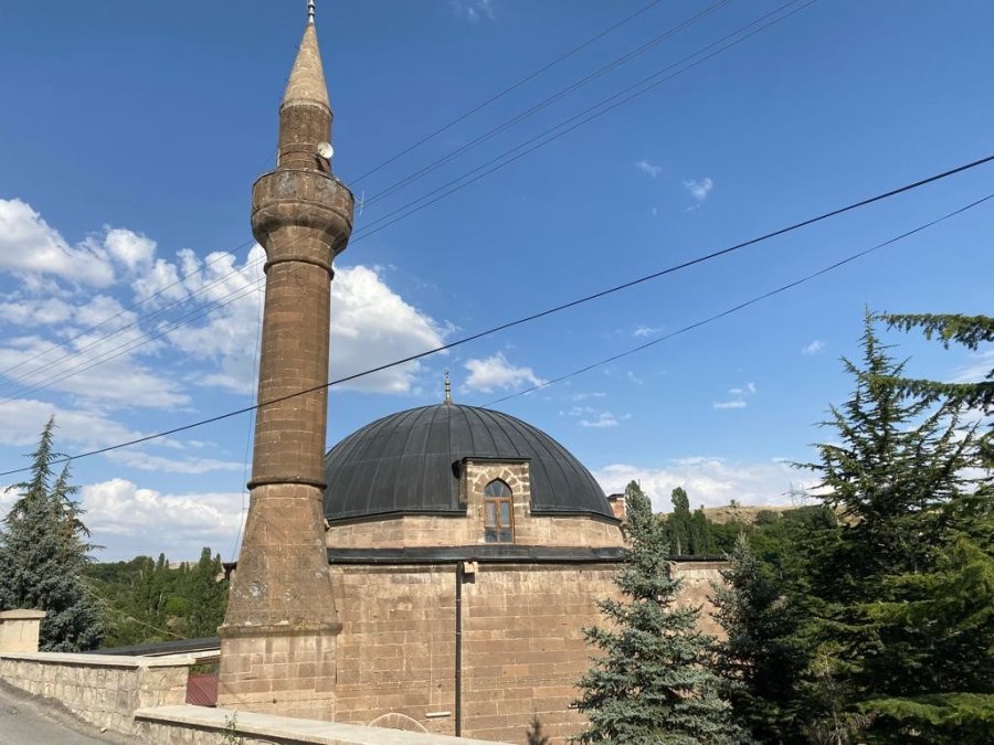 3 Asırlık Cami, Yıllara Meydan Okuyor