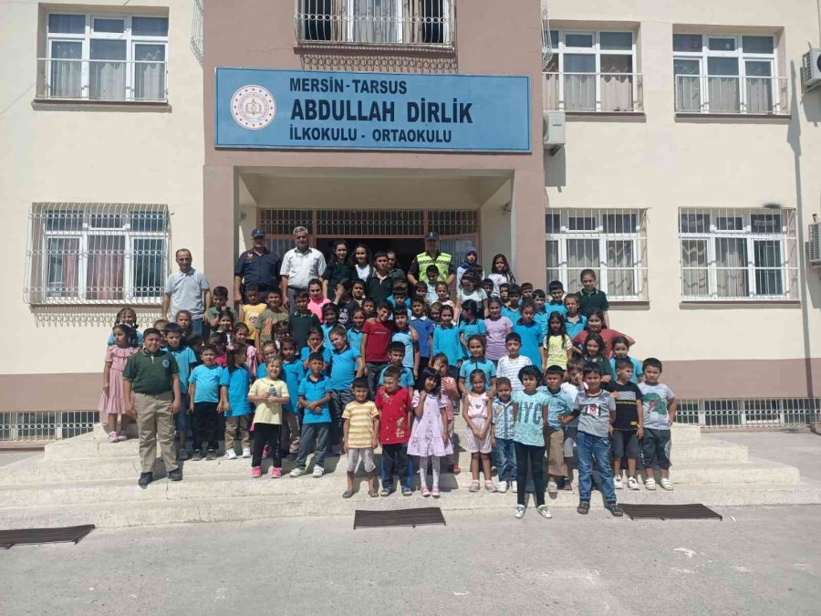Tarsus Jandarması Okul Ve Kahvehanelerde Trafik Eğitimi Veriyor