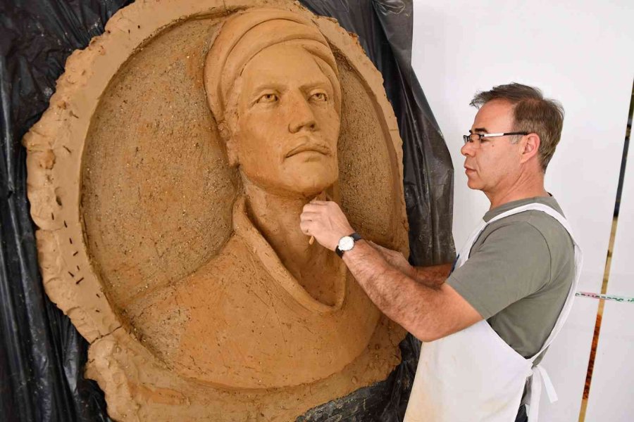 Eserler Şekillenmeye Devam Ediyor