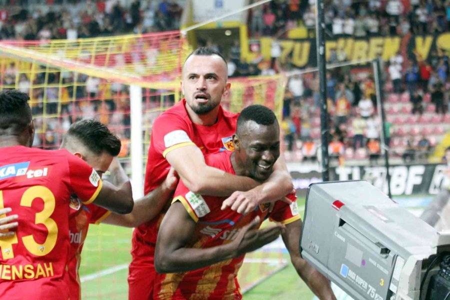 Mame Baba Thiam Suskunluğunu Bozdu