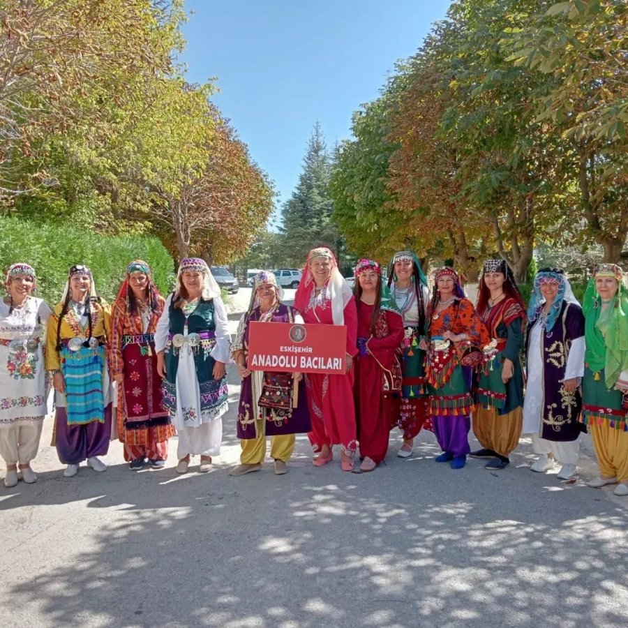 Söğüt’te ‘kahraman Türk Kadınları’ Tiyatro Gösterisini Sundular