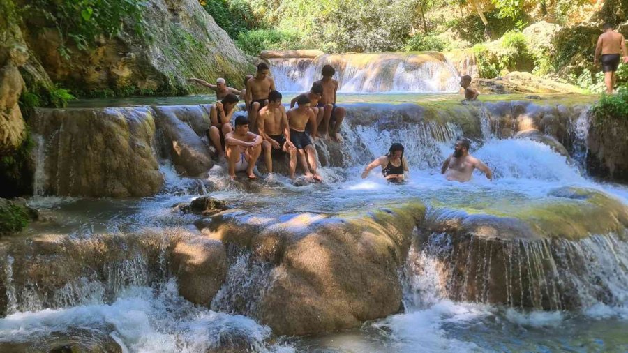 Dövüş Sporcuları Gürleyik Şelalesi’nde Kamp Yaptı