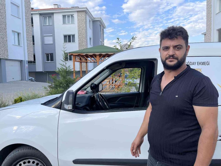 5 Dakikalığına İndiği Aracı Saniyeler İçinde Soyuldu