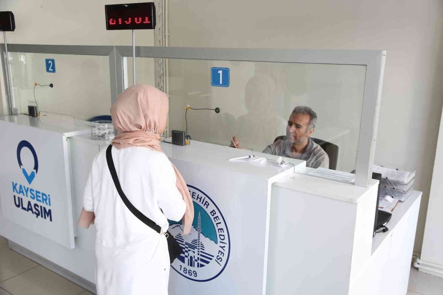 Büyükşehir İndirim Yaptı, Öğrenciler Yoğun İlgi Gösterdi