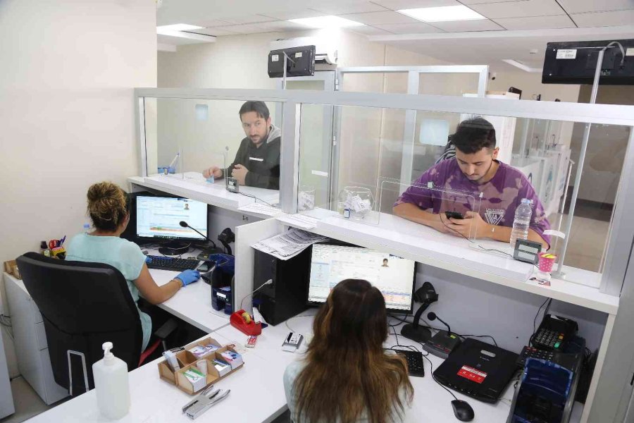 Büyükşehir İndirim Yaptı, Öğrenciler Yoğun İlgi Gösterdi