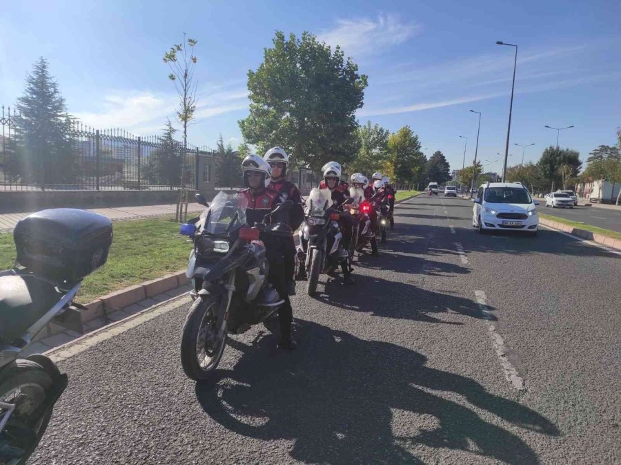 Motosikletli Polis Timleri Suça Geçit Vermiyor