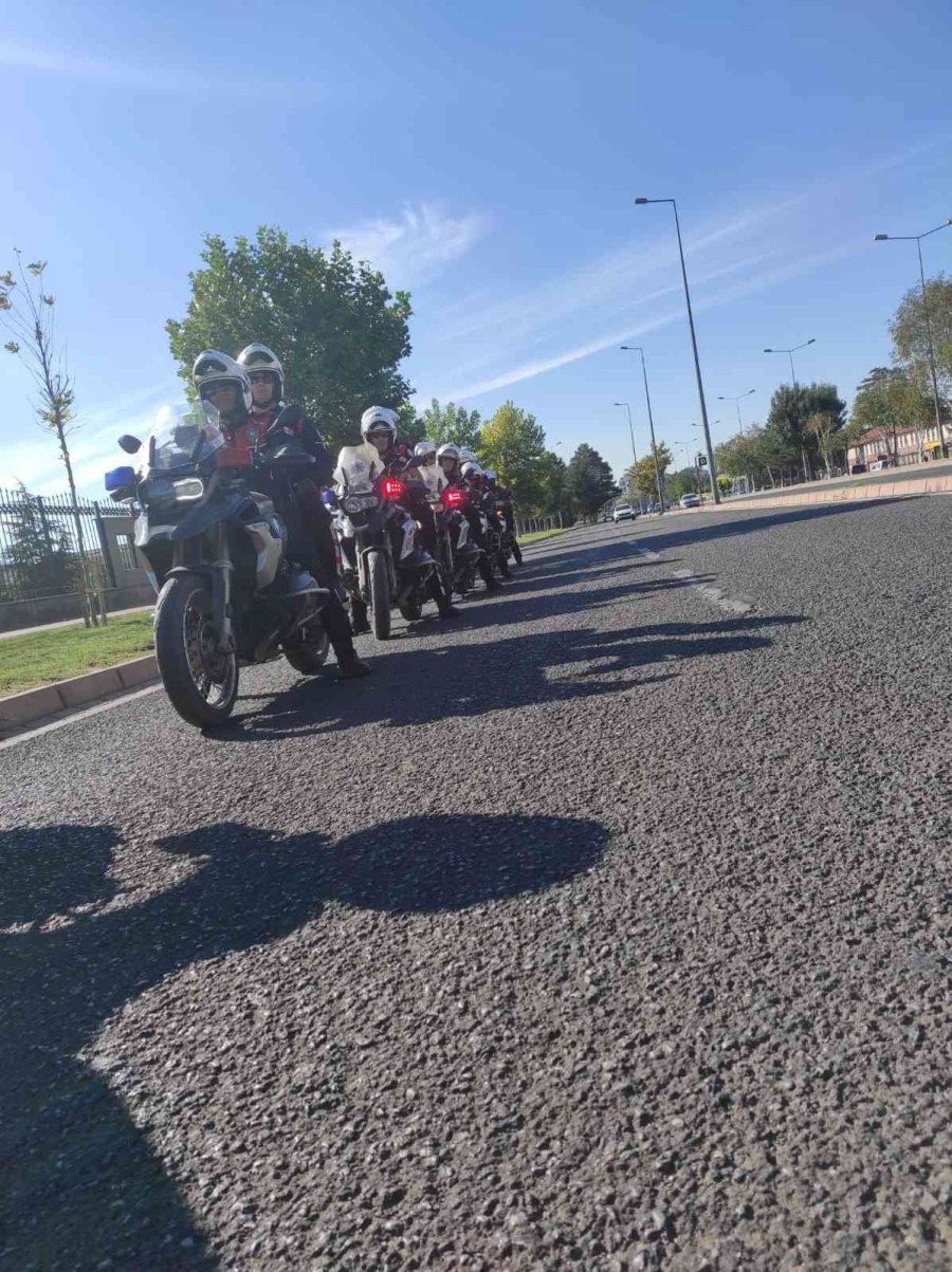 Motosikletli Polis Timleri Suça Geçit Vermiyor