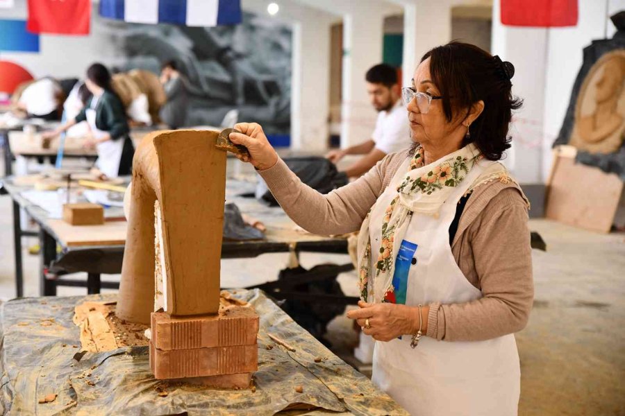 Yabancı Sanatçılar Sempozyumu Değerlendirdi