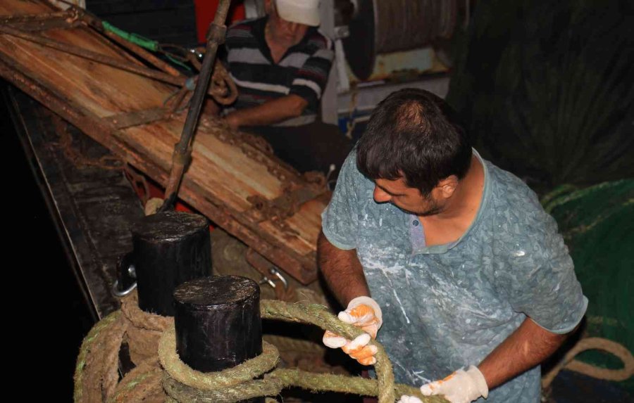 Akdenizli Balıkçılar "vira Bismillah" Dedi