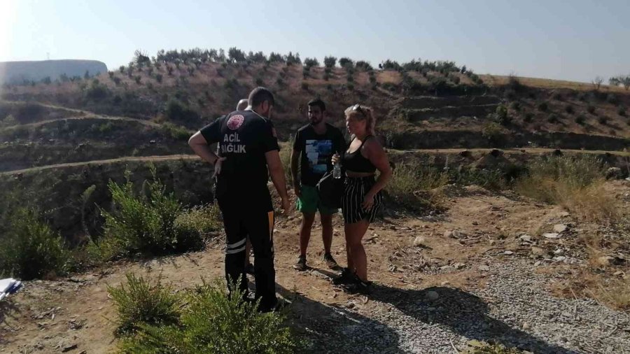 Atv Turu Yapan Turist Kadın 50 Metreden Düştü, Eşi Arkasından Gidince Ağaca Takılı Kaldı