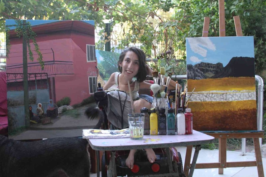 Sma’lı Gülçin’in Engelli Aracı Üzerinde Çizdiği Resimler Belgesele Konu Oldu