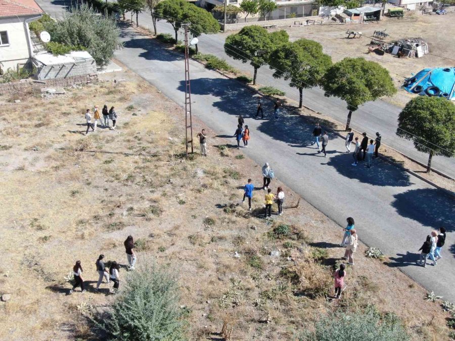 İncesu’nun Çöplerini Çocuklar Topladı