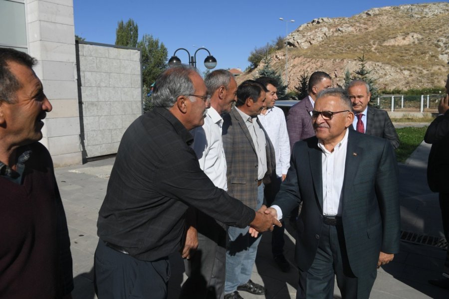 Başkan Büyükkılıç, 1 Günde 2 İlçede Muhtarlarla Buluştu