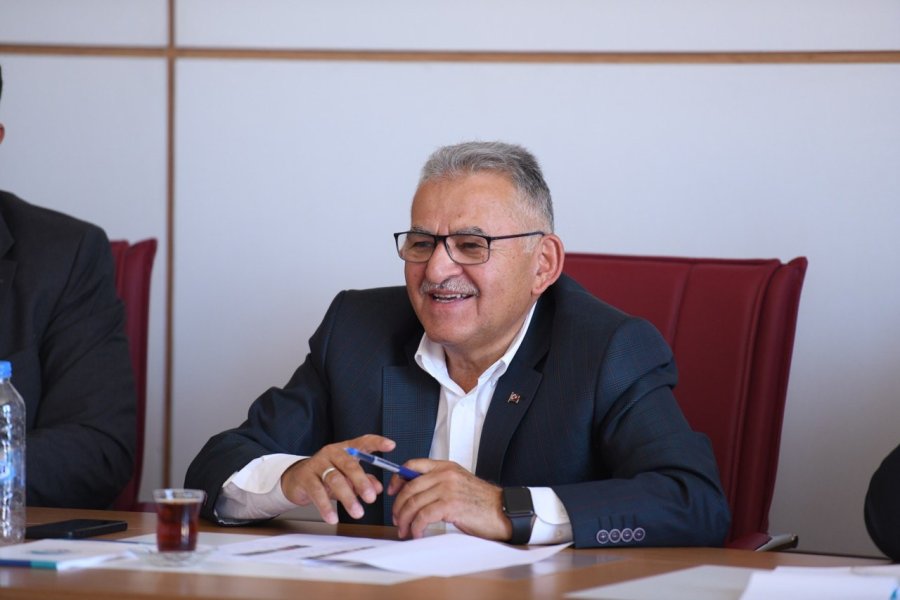 Başkan Büyükkılıç, 1 Günde 2 İlçede Muhtarlarla Buluştu