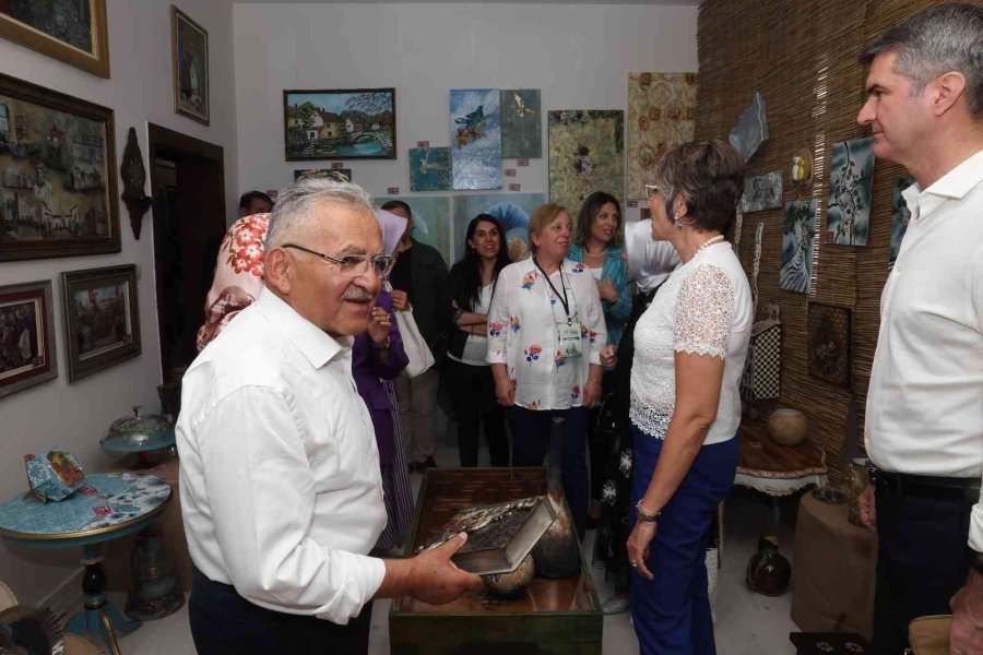 Büyükşehir’in Sergisine Yoğun İlgi