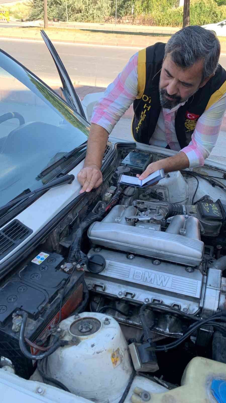 Polisten ’kuş’ Grubu Araçlara Ve Motosikletlere Denetim