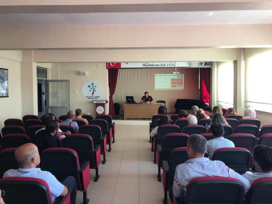 Ereğli Narkotik Polisi Öğretmenleri Bilgilendirdi